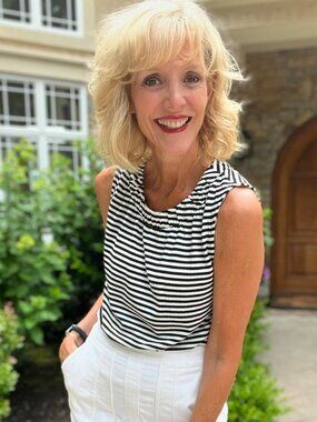 Cabi 4760 Chat Tee Fall 2024 Medium EUC